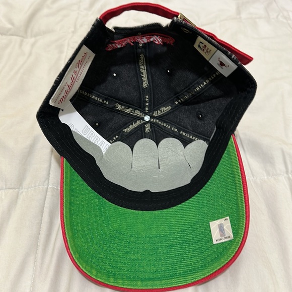 Mitchell & Ness Chicago Bulls “back 2 back” dads hats - Picture 6 of 6